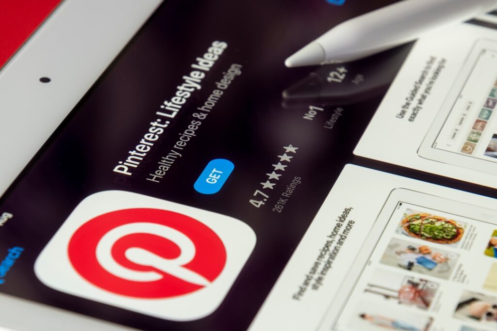 Pinterest Shareholders Face Potential Legal Claims Investigation white and blue click pen