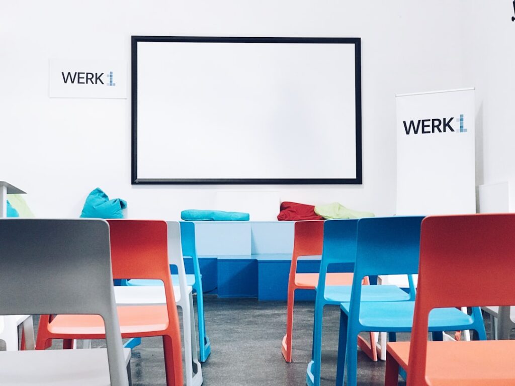 Salesforce AgentExchange: The Small Business Game-Changer empty seats