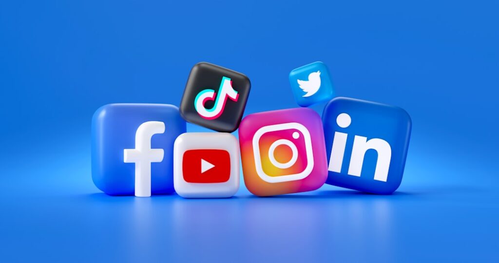 Social Media Marketing Campaigns That Actually Work a group of different social media logos