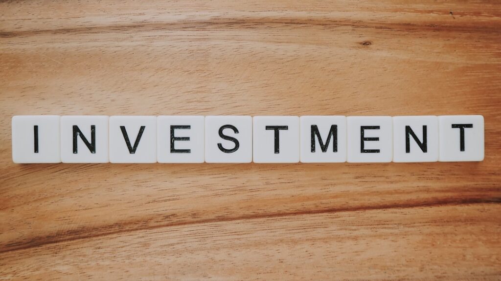 Sun Life Boosts Dividend Payouts for 2026 Investment Scrabble text